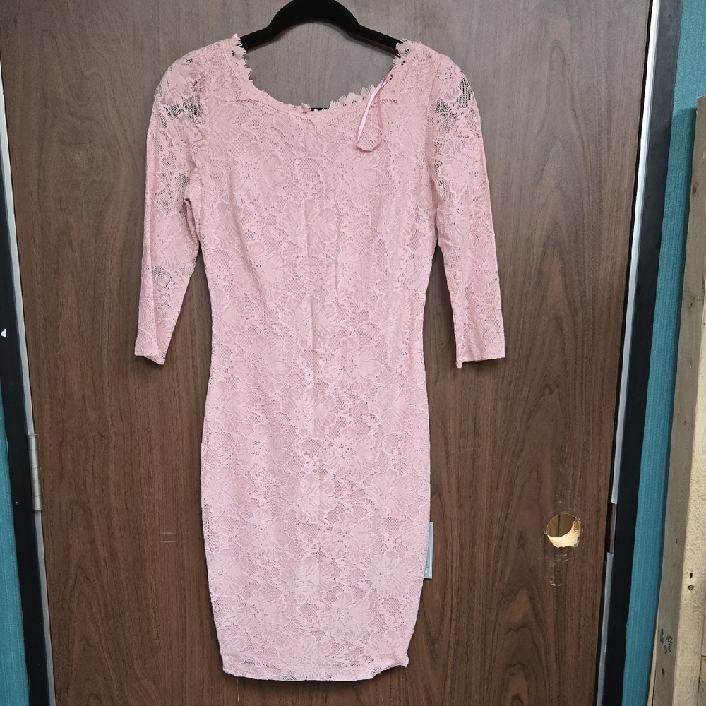 Le Chateau Size XS Light Pink Lace 3/4 Sleeve Midi Length Dress